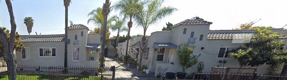 Primary Photo - 8148 Beechwood Ave
