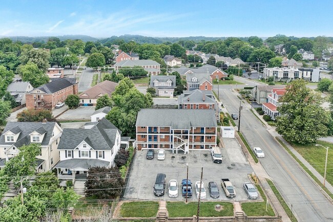 Building Photo - Briskwood Apartments