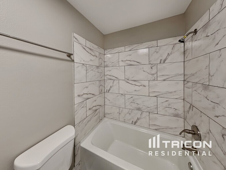 Building Photo - 2933 Unity Tree Dr