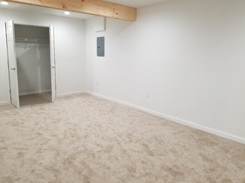 Building Photo - 1524 Santander Dr