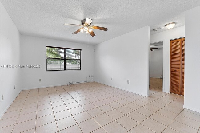 Building Photo - 11909 SW 48th Ct