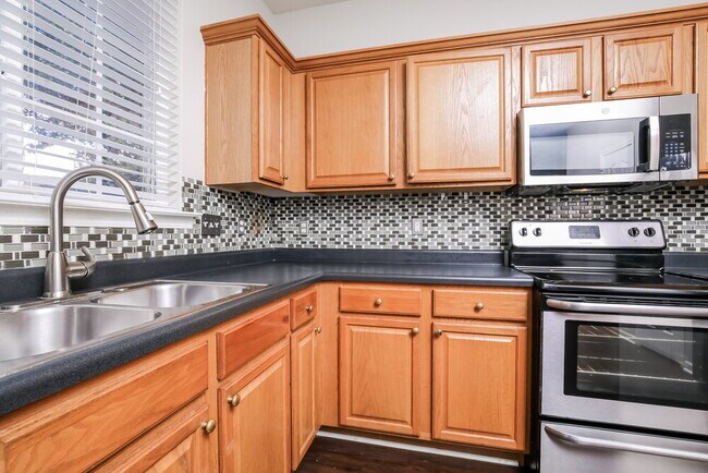 Building Photo - 8904 Elizabeth Bennet Pl