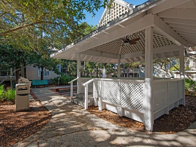 Building Photo - 3BR/3BA Fully Furnished Beach Cottage at H...