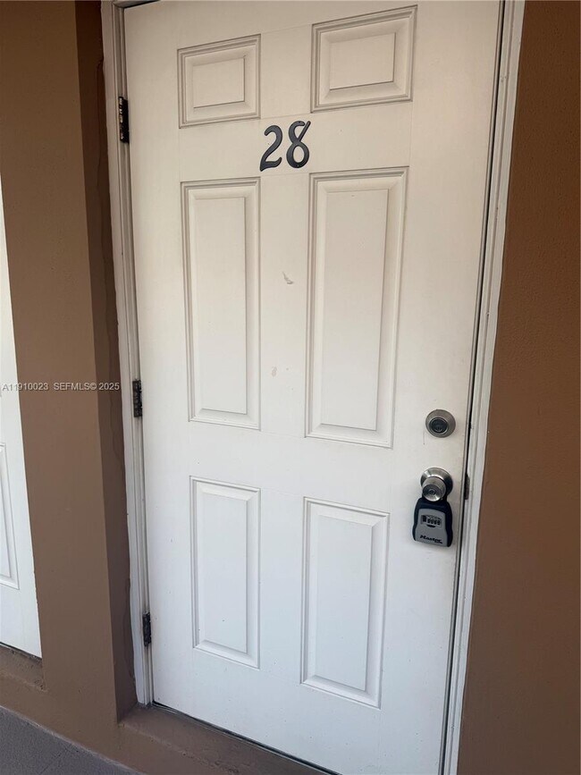 Building Photo - 2838 Madison St