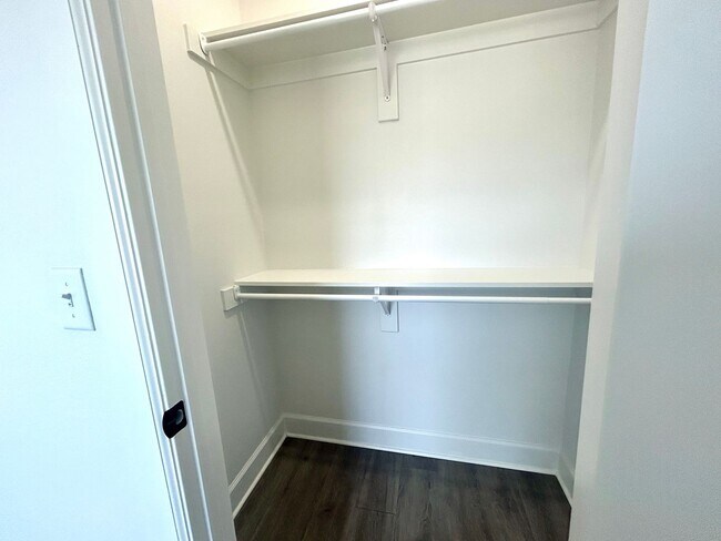 Building Photo - Centerton Home Available NOW! 4 bed, 2 full bath no carpet home. LARGE fenced backyard