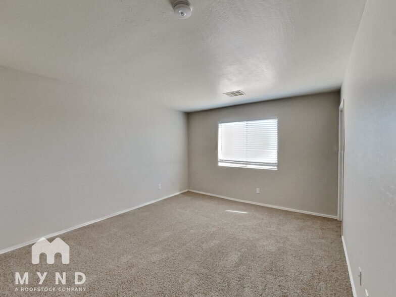 Building Photo - 6521 E Lush Vista View