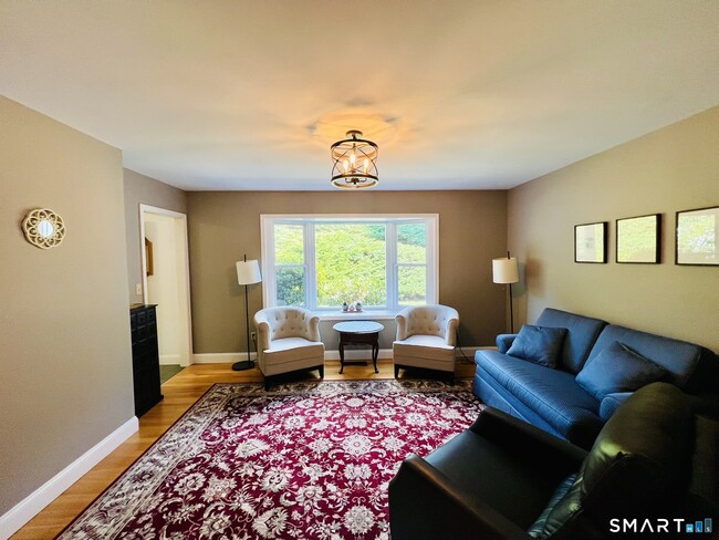 Building Photo - 679 Aspen Ln