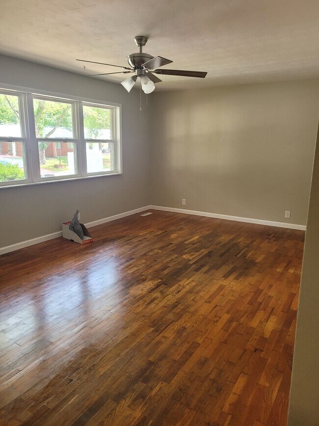 Building Photo - Available May 2nd