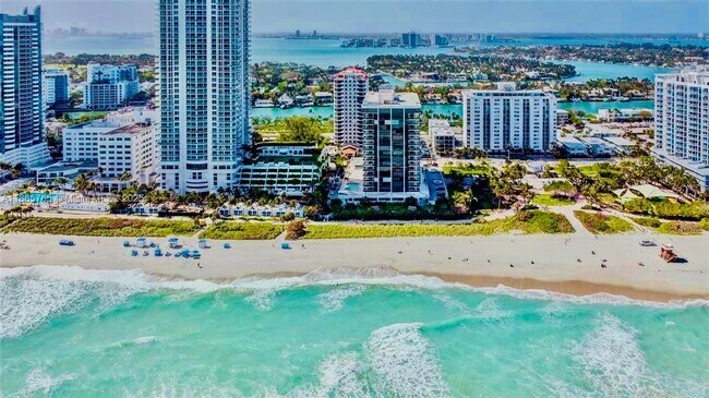 Building Photo - 6423 Collins Ave