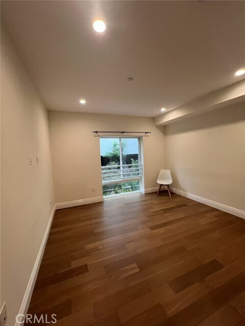 Building Photo - 2939 Leeward Ave