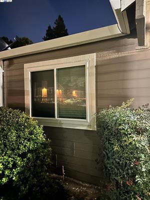 Building Photo - 9101 Newhall Dr