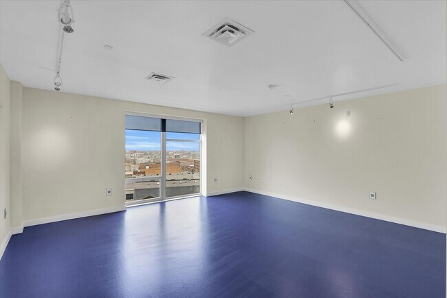 Building Photo - 301 N Neil St