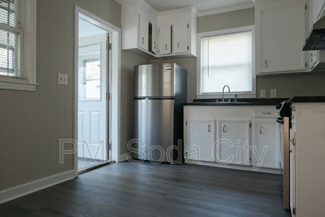 Building Photo - 5313 Randall Ave