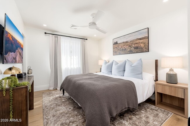 Building Photo - 4030 E Fairmount Ave