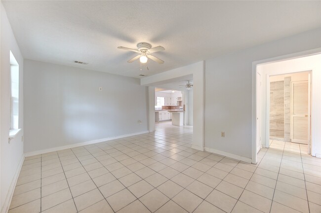 Building Photo - 10717 Pillot St