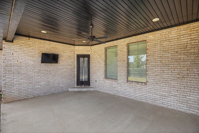 Building Photo - 1701 Cherrie St