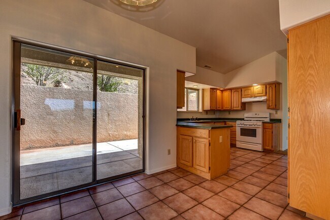 Building Photo - Large 3 bedroom 2 bathroom home in Prescott