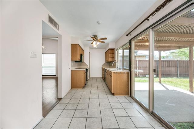 Building Photo - 1525 Meandering Way