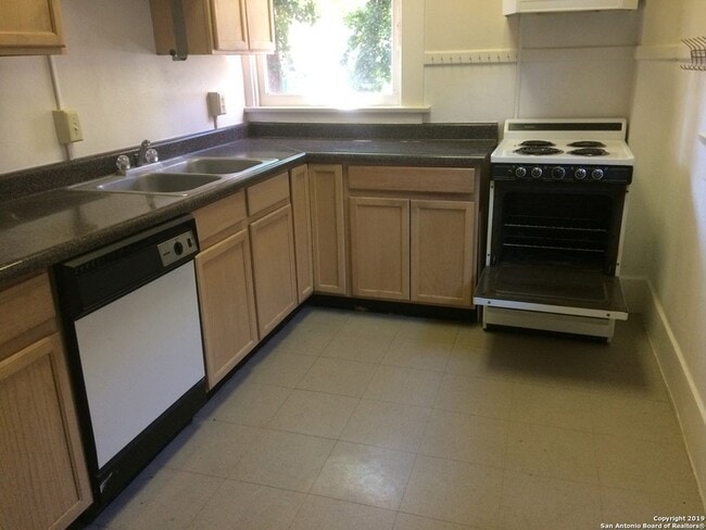 Building Photo - 110 Auditorium Cir