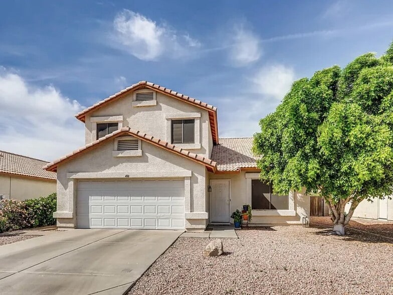 Building Photo - 492 E Laredo St