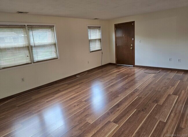 Building Photo - 338 Dunfey Ln