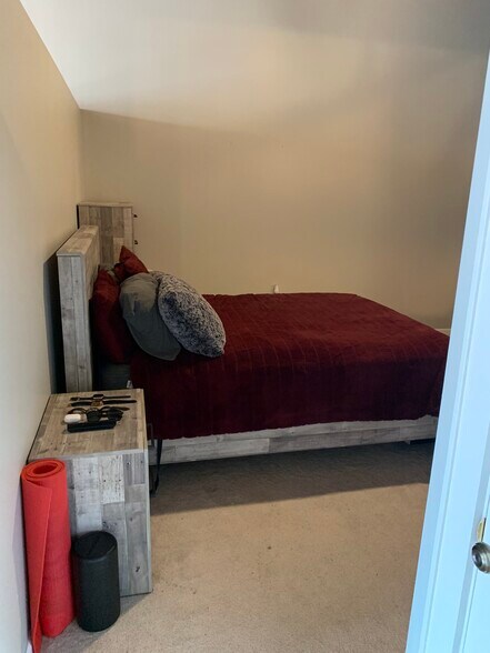 Building Photo - 141 N Water St