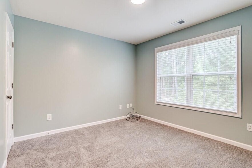 Building Photo - 2860 Maple Springs Ct