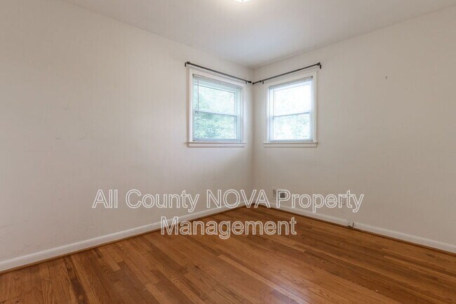 Building Photo - 4141 21st Rd N