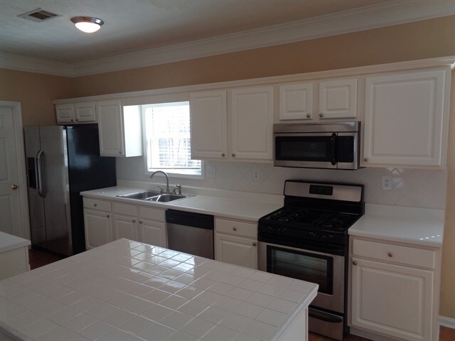 Building Photo - 140 Saddle Bridge Dr