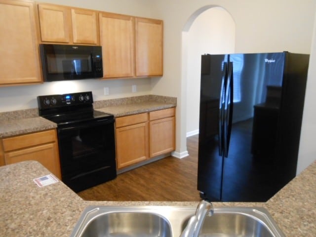 Building Photo - 7266 Rondeau Dr