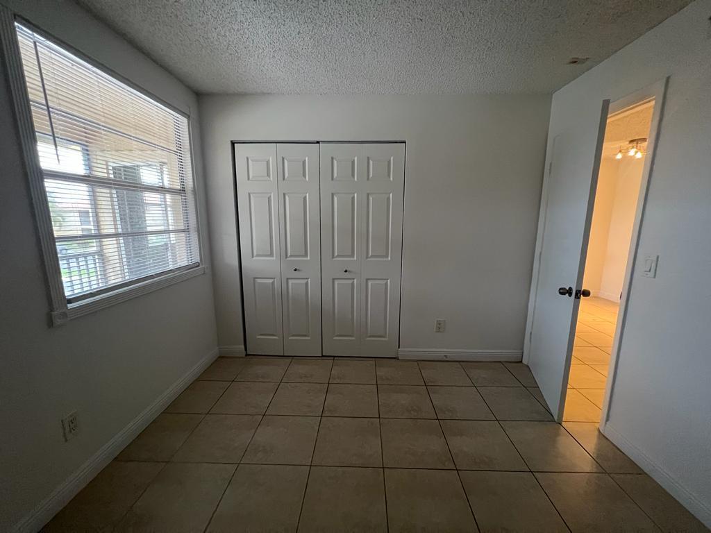Building Photo - 1257 SW 46th Ave