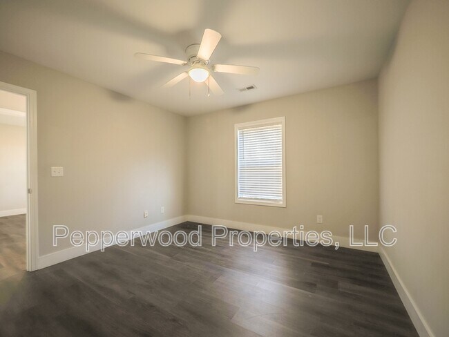 Building Photo - 40 Creekside Ln