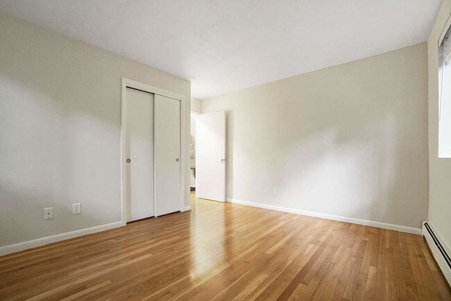 Building Photo - 171 South St