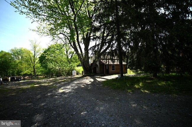 Building Photo - 473 Davis Rd