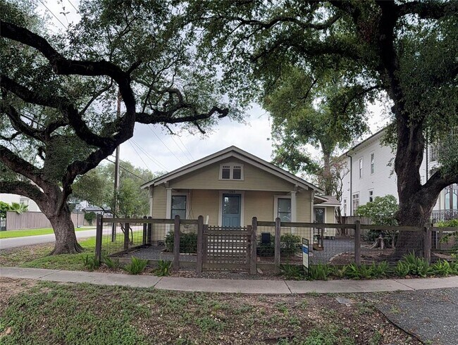 Primary Photo - 1245 Omar St