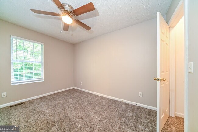 Building Photo - 1351 Hollenbeck Ln