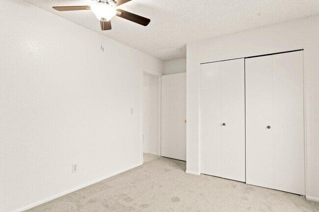 Building Photo - 7309 W Canterbury Dr