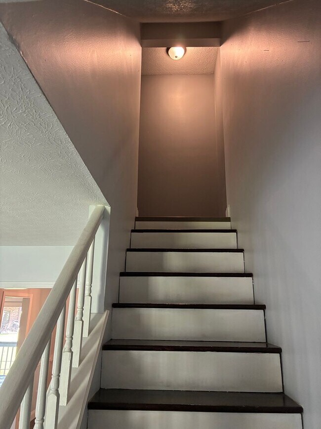 Building Photo - 964 Timberwood Dr