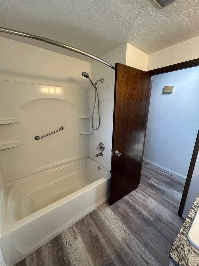 Building Photo - 2255 Shadylane Dr