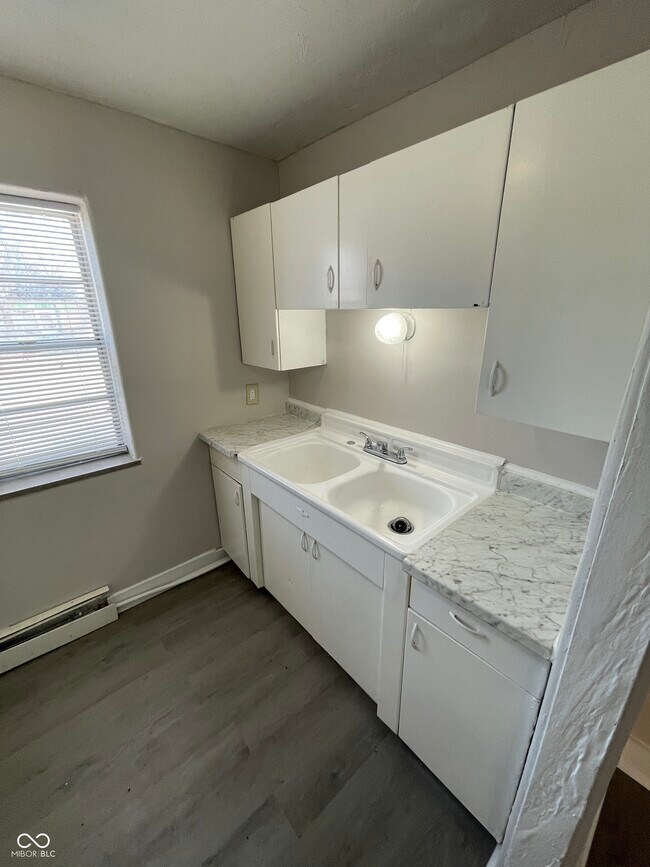 Building Photo - 4 N Butler Ave