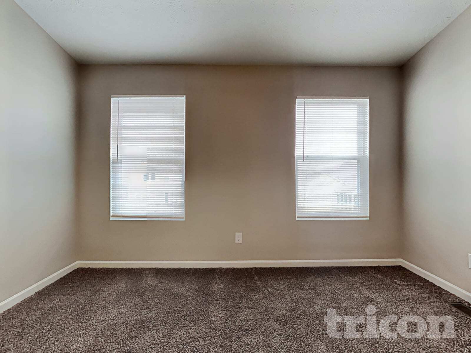 Building Photo - 2318 Shadow Bend Dr