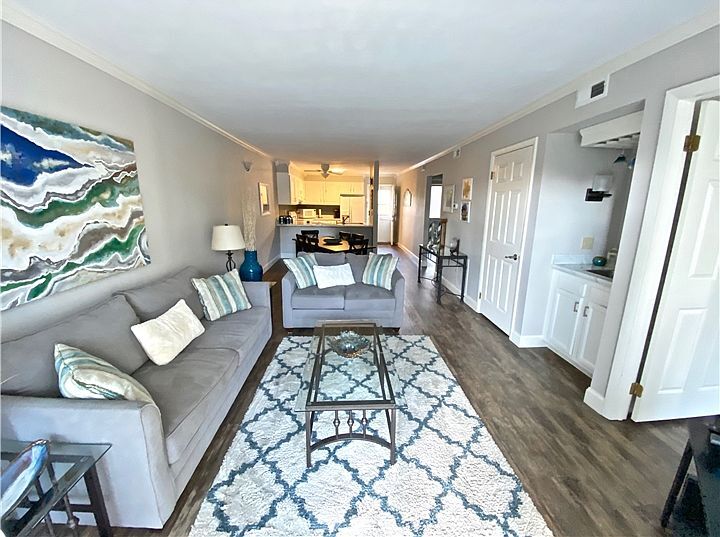 Building Photo - 200 Henlopen Sta