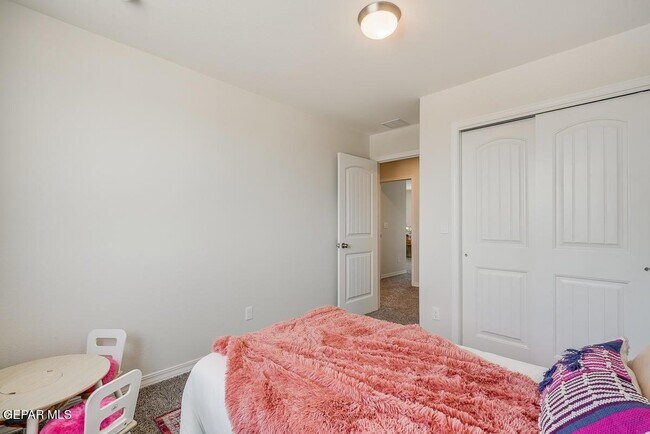 Building Photo - 14604 Pebble Hills Blvd