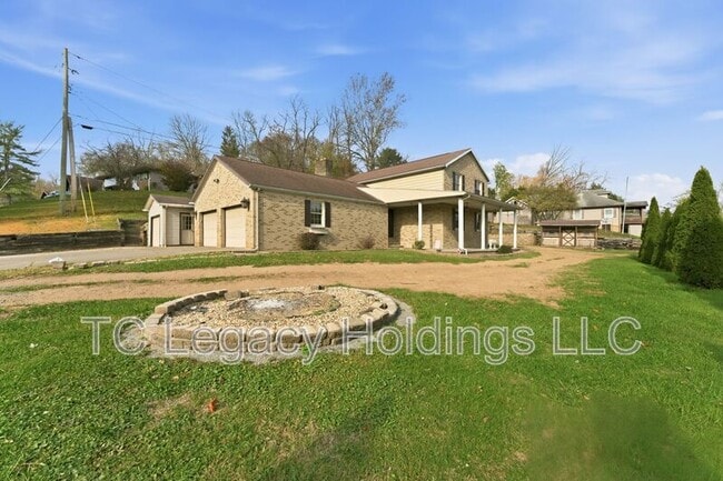 Primary Photo - 1121 Eastwood Dr