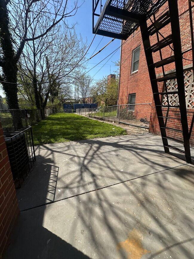 Building Photo - 1911 W Baltimore St