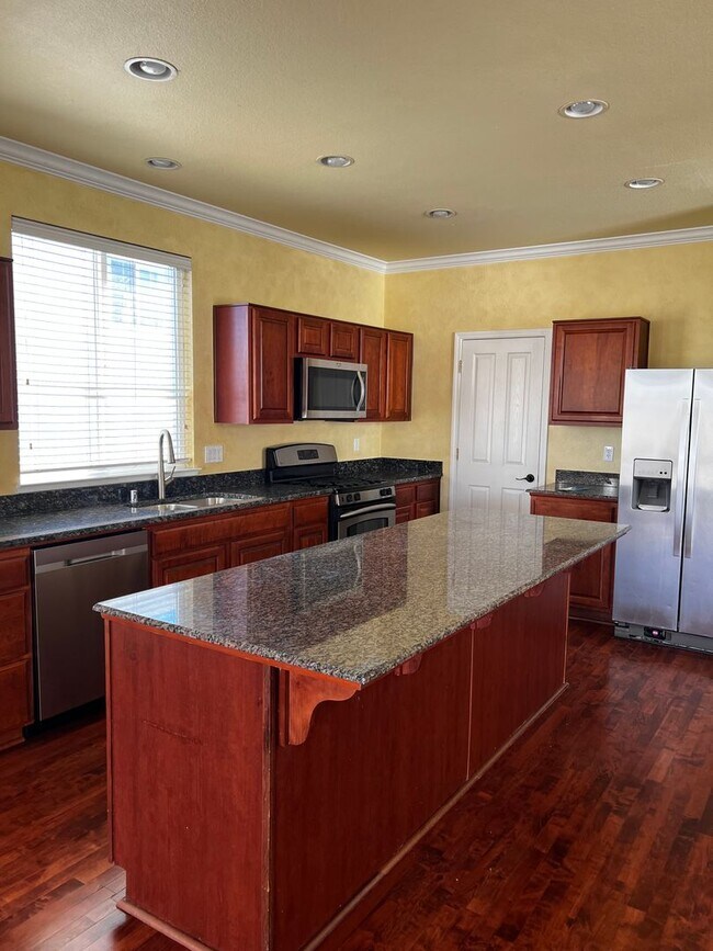 Building Photo - 566 Tioga Pass Ct