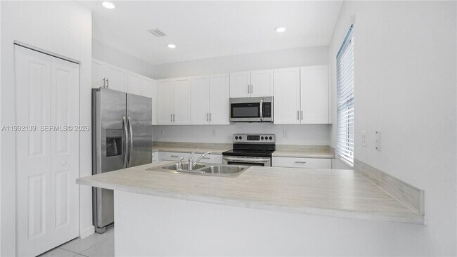Building Photo - 2676 SE 12th Pl