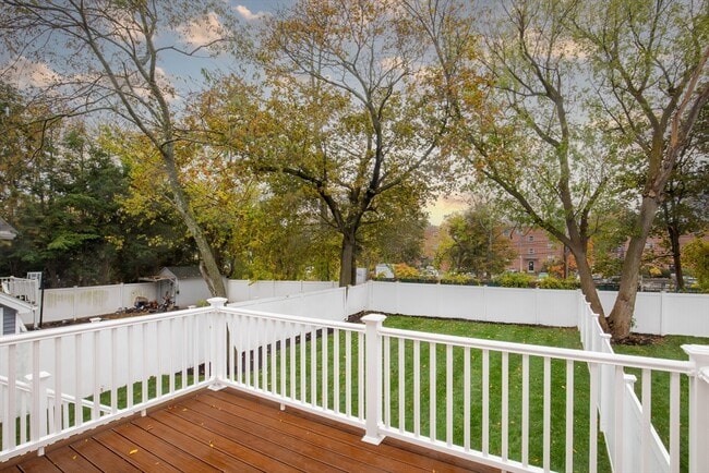 Building Photo - 34 Waverly Pl