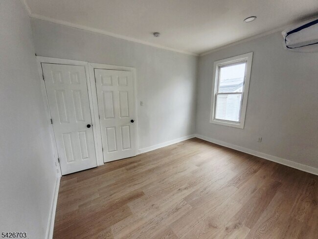 Building Photo - 49 Union Pl