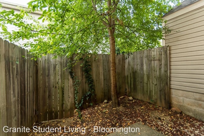 Building Photo - 2 br, 1.5 bath House - 702 Sherwood Hills Dr